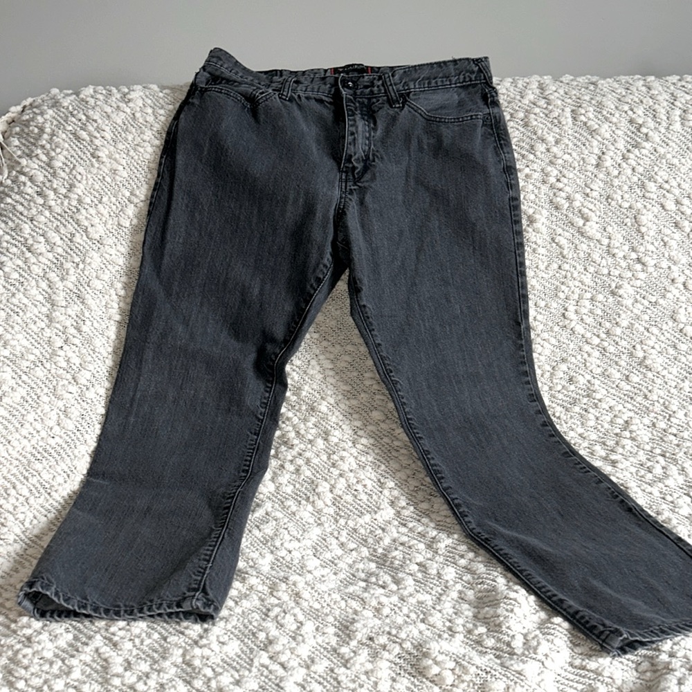 Yes, Slim straight Del Mar fit washed out black
